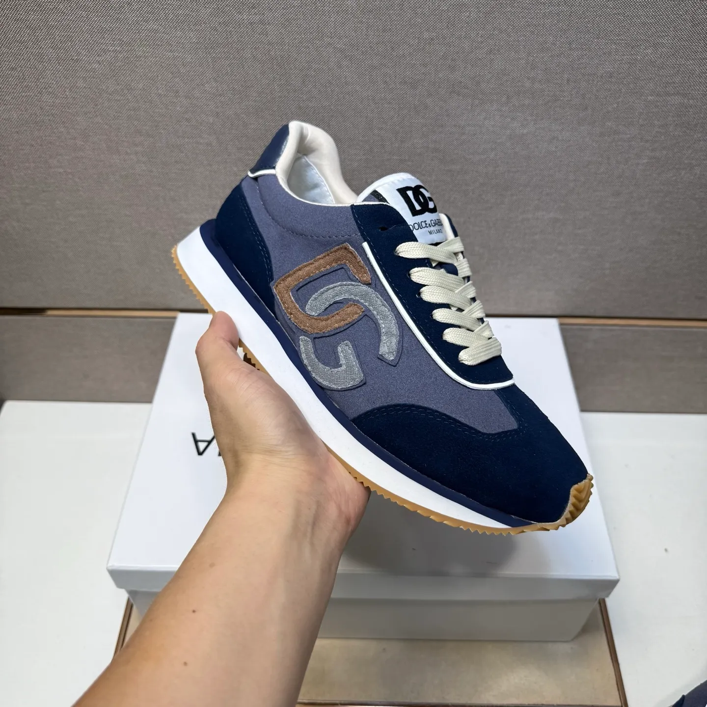 ⬛️Men's shoes💰p462 【DG～】Couple casual shoes 2025z cabinet sales simultaneously 🔶Size: 36-44#️⃣ 🔷1 color🔜The upper is made of multi-material splicing ➕Genuine leather lining, comfortable and breathable, sole: original comfortable and wear-resistant outsole, ⚠️real thing📱photographed🎬real thing is better📢📢📢